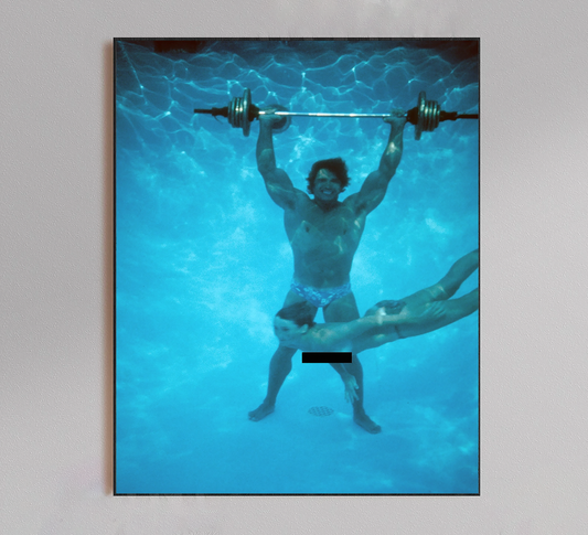 Arnold Schwarzenegger Lifting Underwater Poster